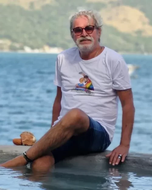 T-SHIRT ARCO-IRIS BRANCA