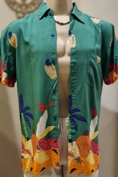 CAMISA DE VISCOSE DIGITAL ESTAMPA TROPICAL VERDE