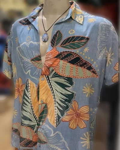 Camisa de viscose digital com estampa tropical