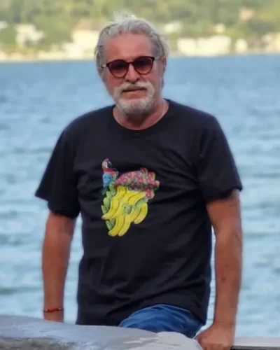T-Shirt Tropical Preta